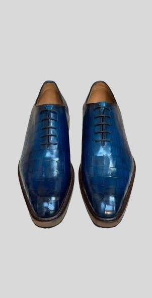 Chaussures classique à lacets pour homme habillées 42 neuf avec étiquette.