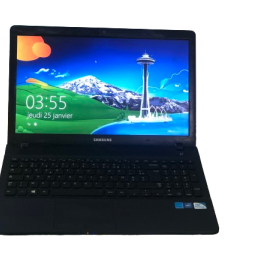 SAMSUNG - Ordinateur portable  SOUS WINDOWS 8 - RAM 4 GO - Avec sa batterie et son chargeur